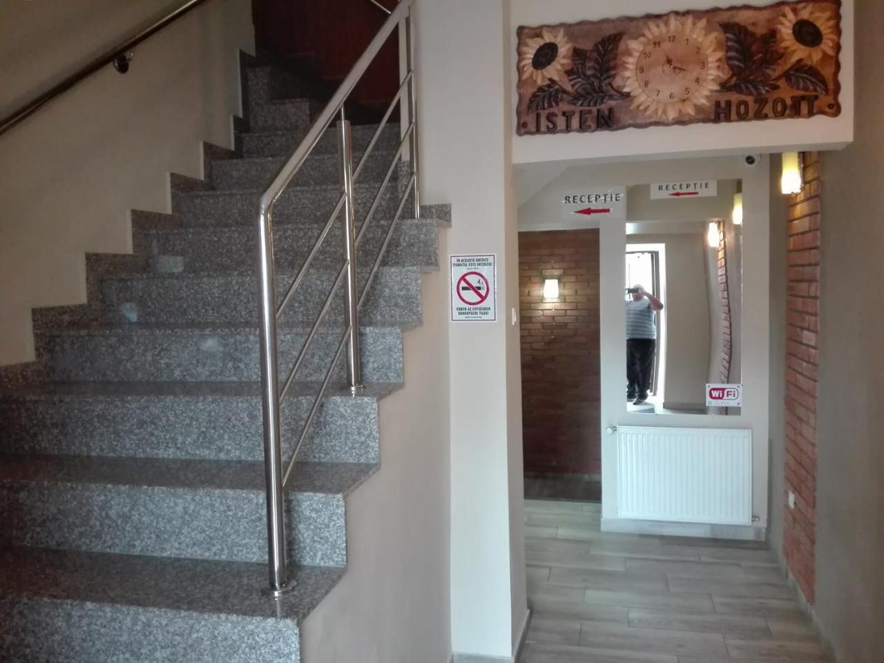 Hotel Tranzit 奥多尔黑塞库耶斯克 外观 照片
